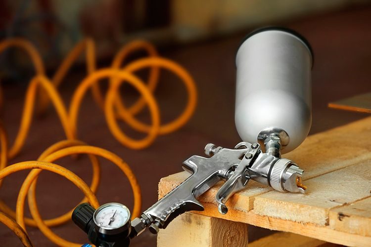 pistola-barnizado-muebles-zaragoza